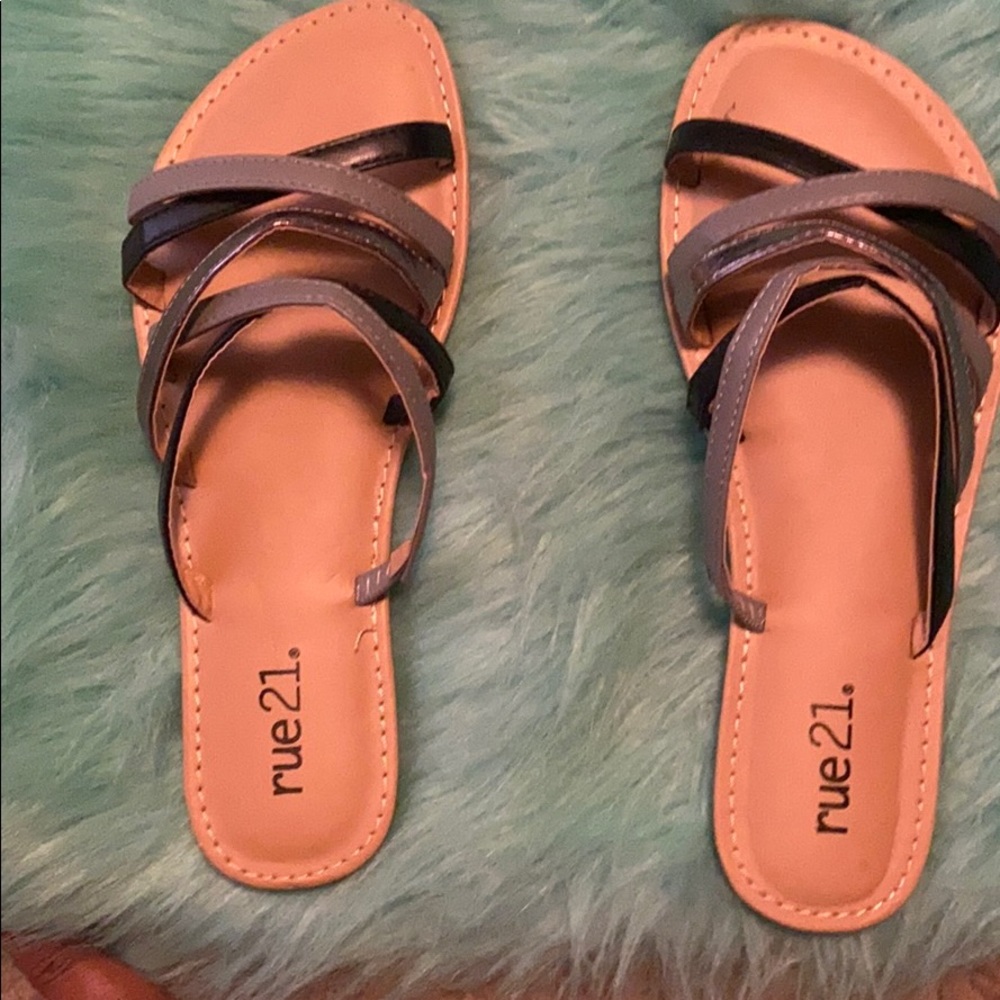 Black and sliver sandels